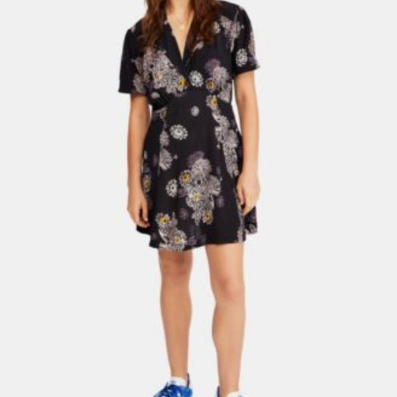 Free People Dresses & Skirts - Like new Free People Black & Purple Floral Dress Size medium